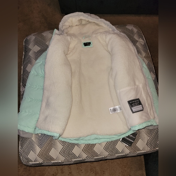 Eddie Bauer Girls Winter Jacket - Picture 2 of 5